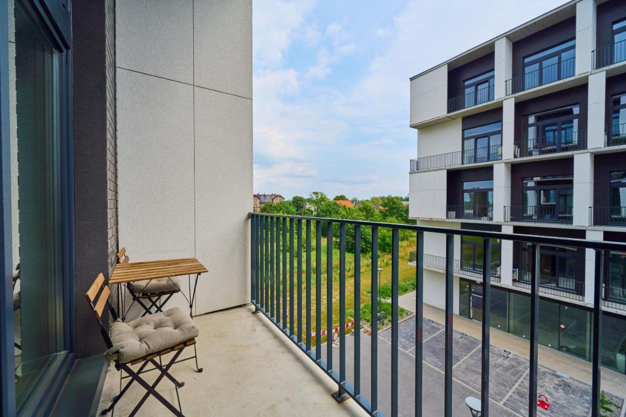 Mezzanine Studio Apartments Zarembowicza Wroclaw Airport By Renters Buitenkant foto