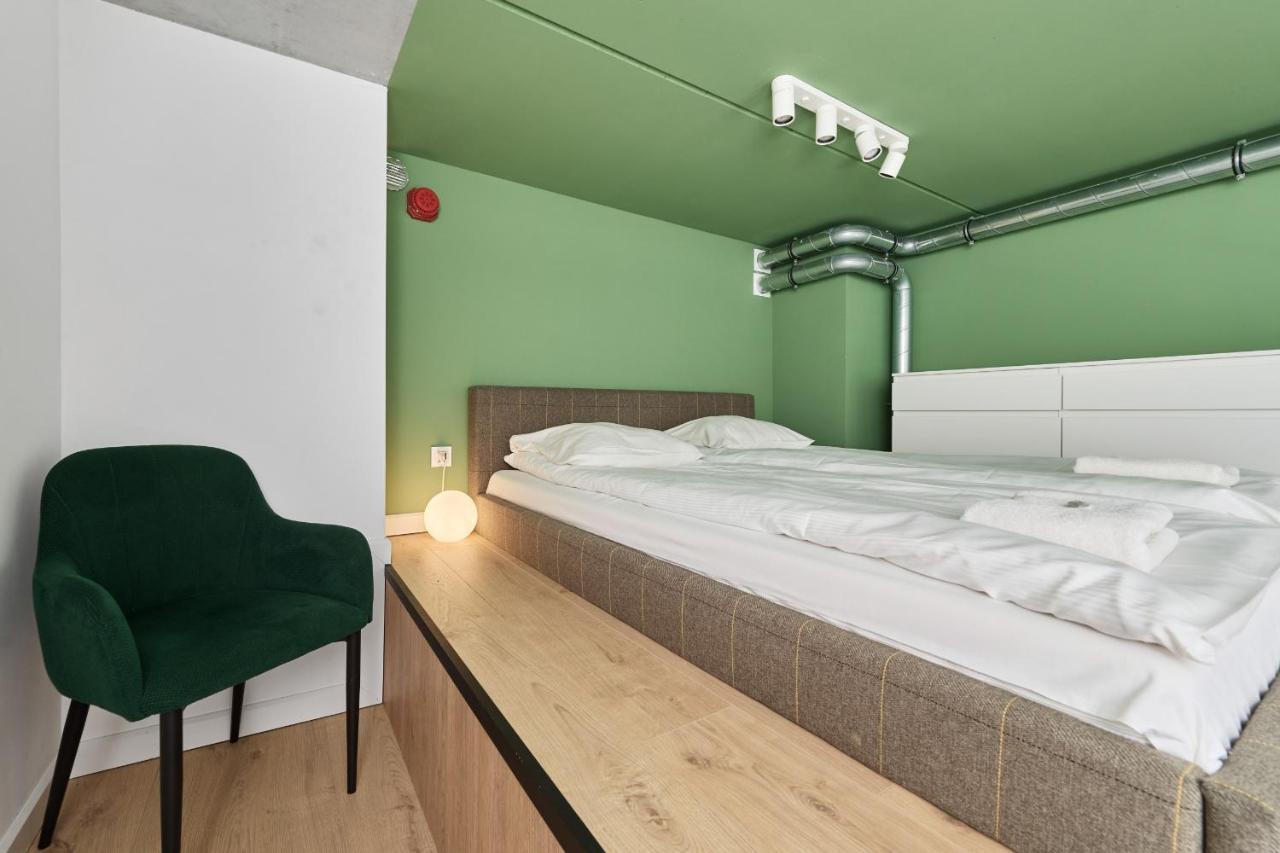 Mezzanine Studio Apartments Zarembowicza Wroclaw Airport By Renters Buitenkant foto