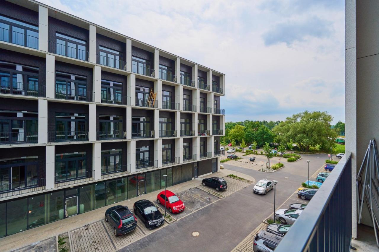 Mezzanine Studio Apartments Zarembowicza Wroclaw Airport By Renters Buitenkant foto