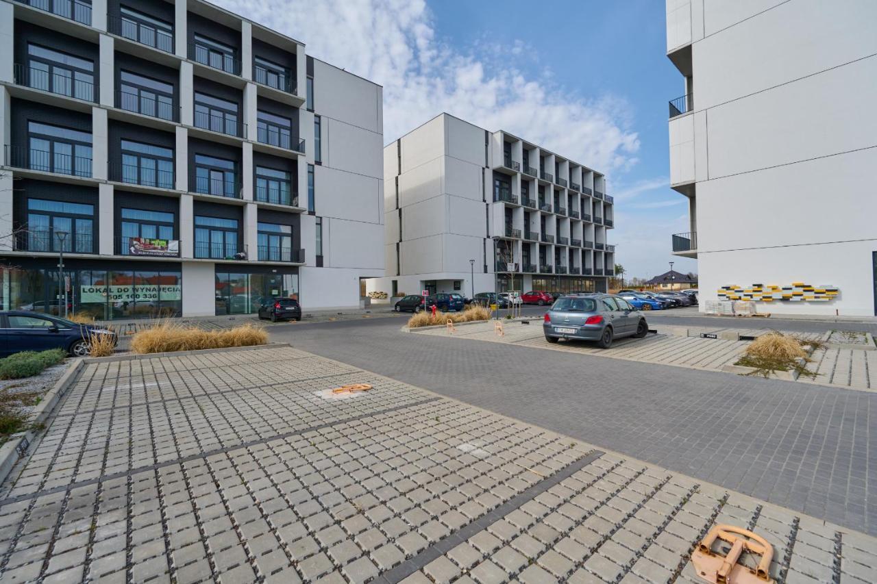 Mezzanine Studio Apartments Zarembowicza Wroclaw Airport By Renters Buitenkant foto
