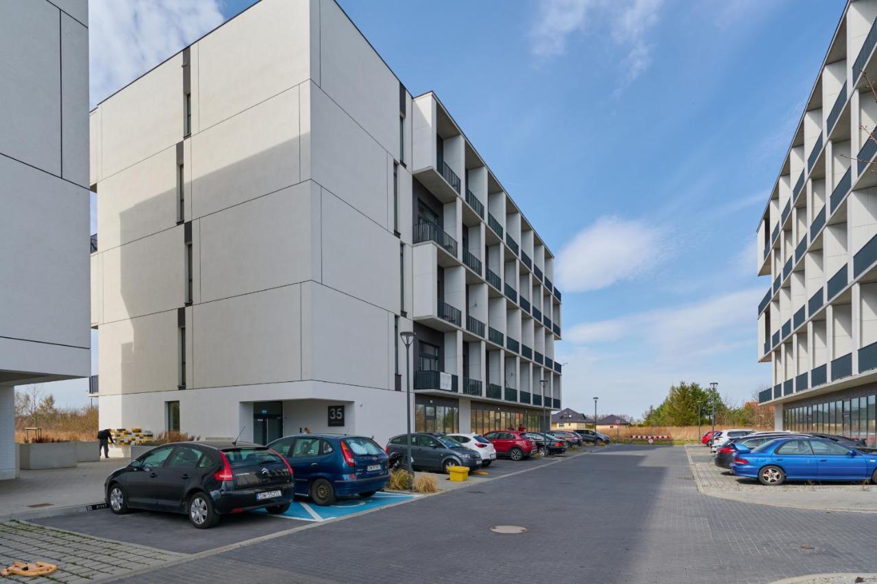 Mezzanine Studio Apartments Zarembowicza Wroclaw Airport By Renters Buitenkant foto