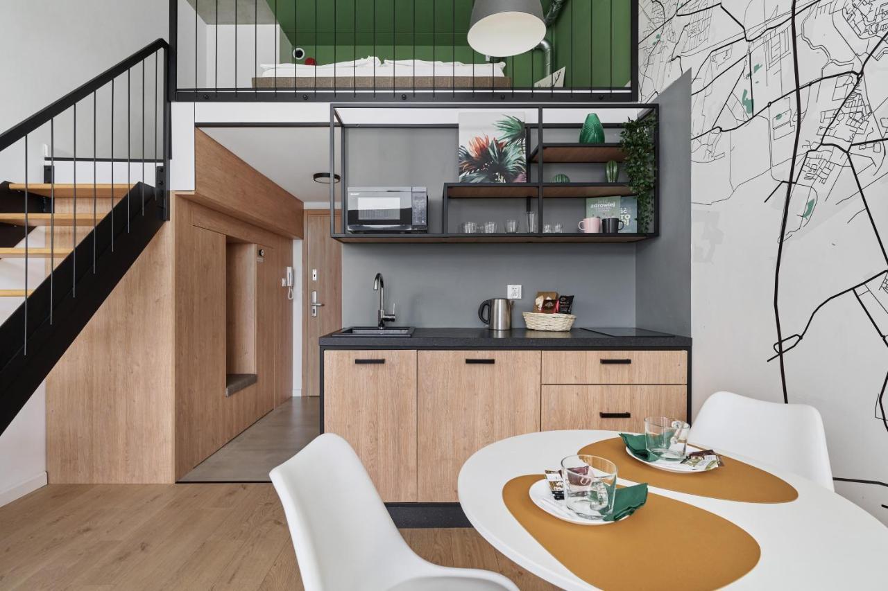 Mezzanine Studio Apartments Zarembowicza Wroclaw Airport By Renters Buitenkant foto