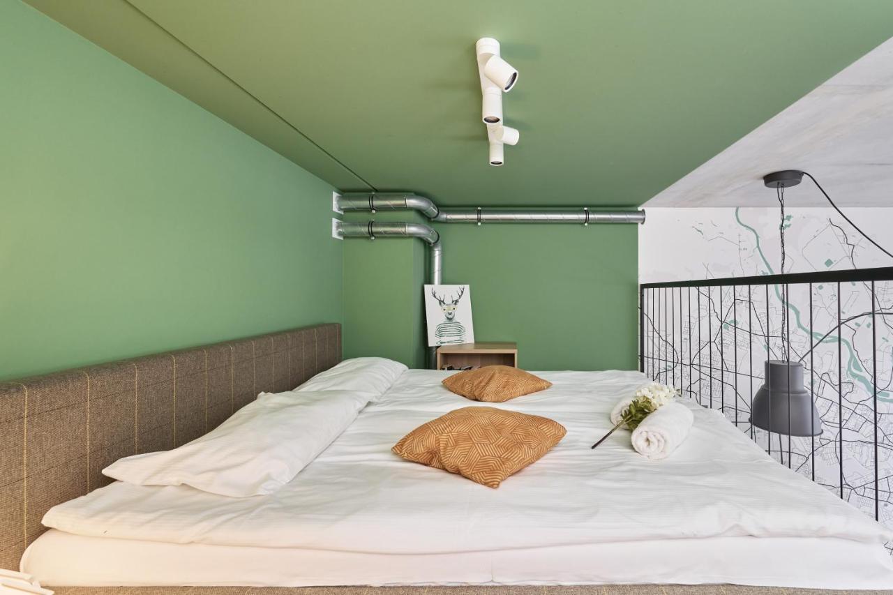 Mezzanine Studio Apartments Zarembowicza Wroclaw Airport By Renters Buitenkant foto