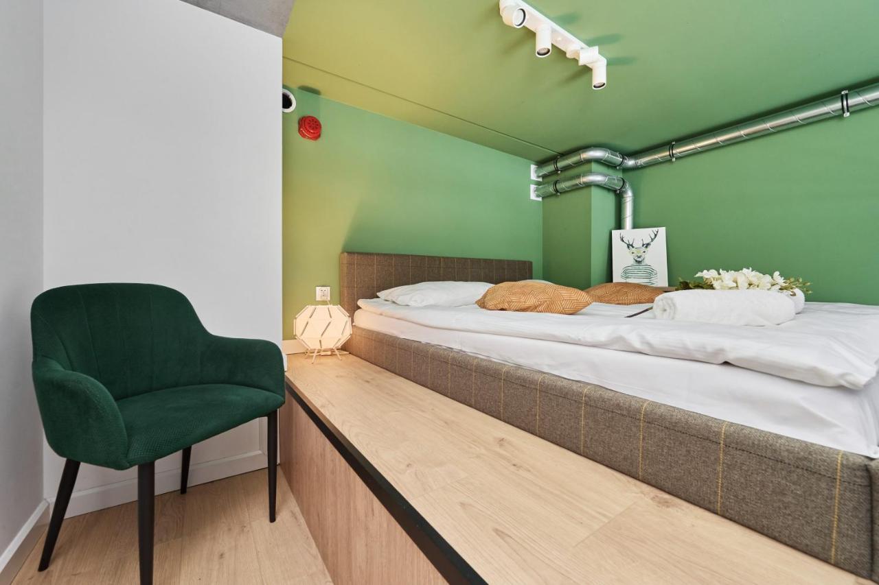Mezzanine Studio Apartments Zarembowicza Wroclaw Airport By Renters Buitenkant foto