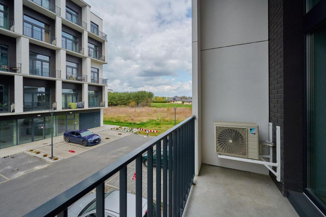 Mezzanine Studio Apartments Zarembowicza Wroclaw Airport By Renters Buitenkant foto