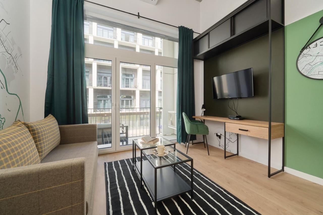 Mezzanine Studio Apartments Zarembowicza Wroclaw Airport By Renters Buitenkant foto